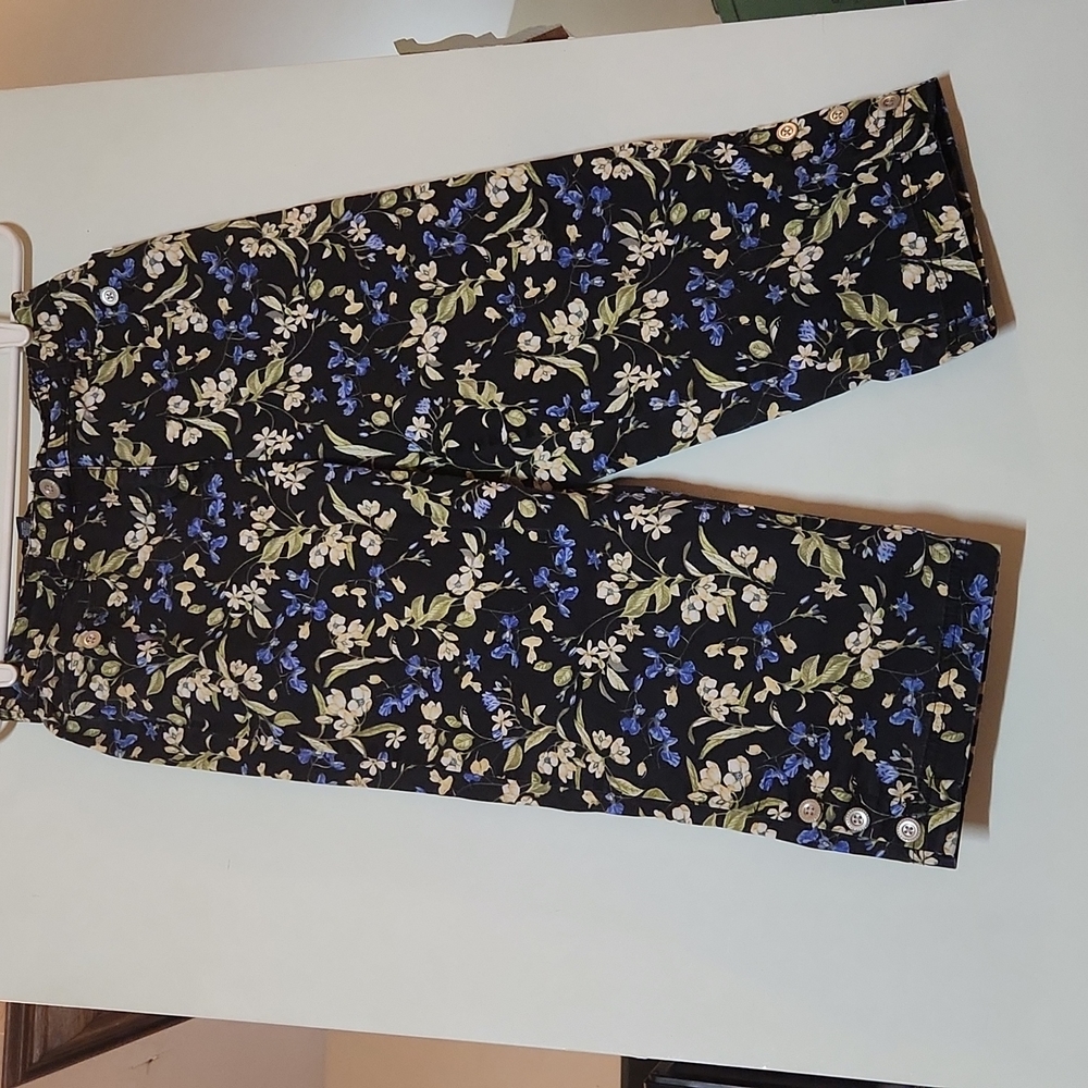Karen Scott Floral Capri